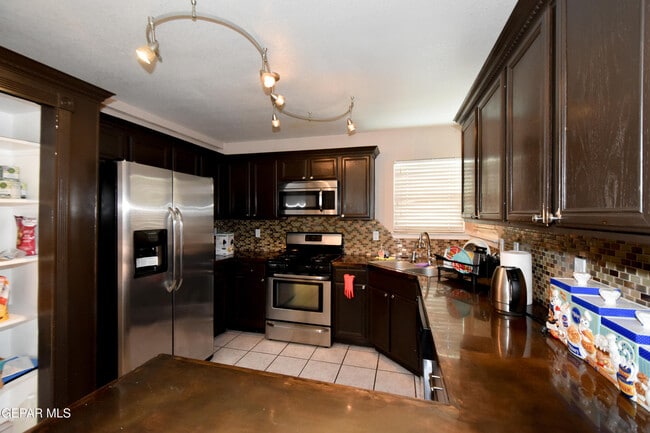 Building Photo - 6189 Night Fall Pl