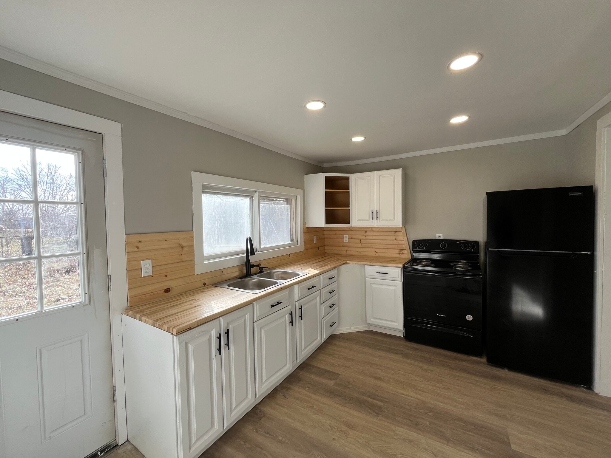 Building Photo - 2319 G Ave