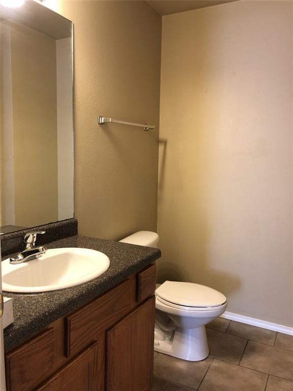 Building Photo - 1650 Willowbrook Dr