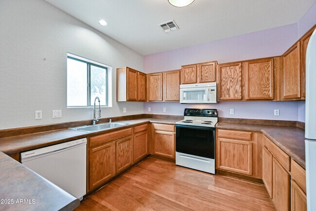 Building Photo - 10950 W Royal Palm Rd