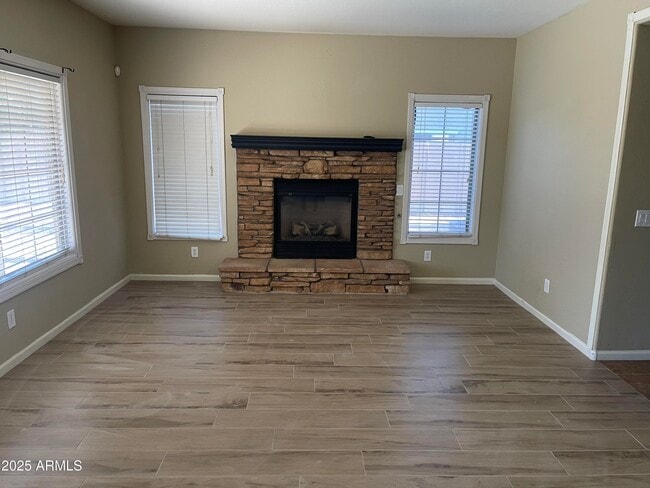 Building Photo - 3235 E Devonshire Ct