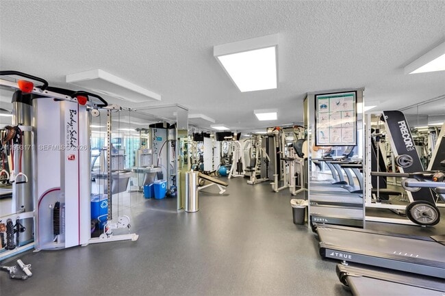 Building Photo - 3530 Mystic Pointe Dr