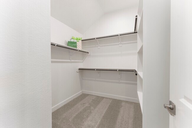 Building Photo - 26545 Pioneer Pointe Ct