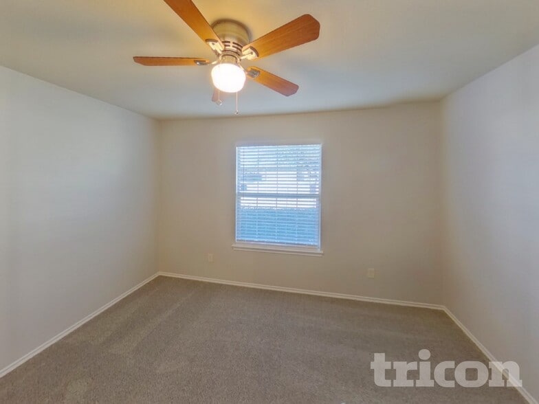 Building Photo - 336 Carlyle St