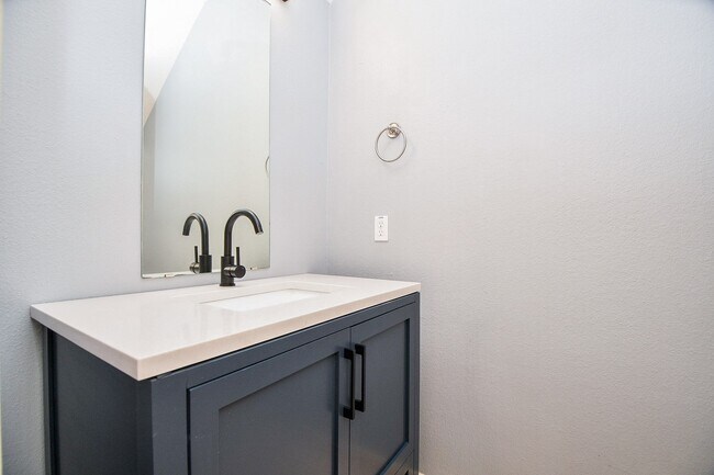 Building Photo - 5215 Brinkman Ct