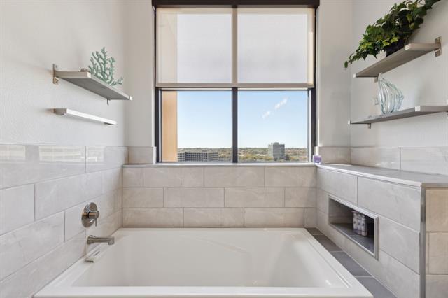 Building Photo - 330 E Las Colinas Blvd