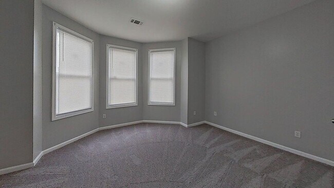 Building Photo - 6032 Walnut St