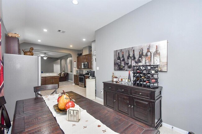 Building Photo - 16923 Iver Ironwood Trl