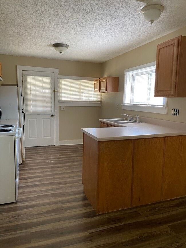 Building Photo - Affordable 2 BR 1 bath House in Branson, MO