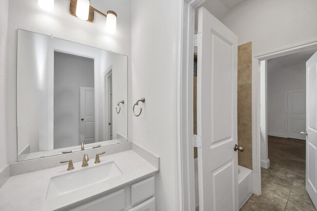 Building Photo - 14807 Providence Manor Way