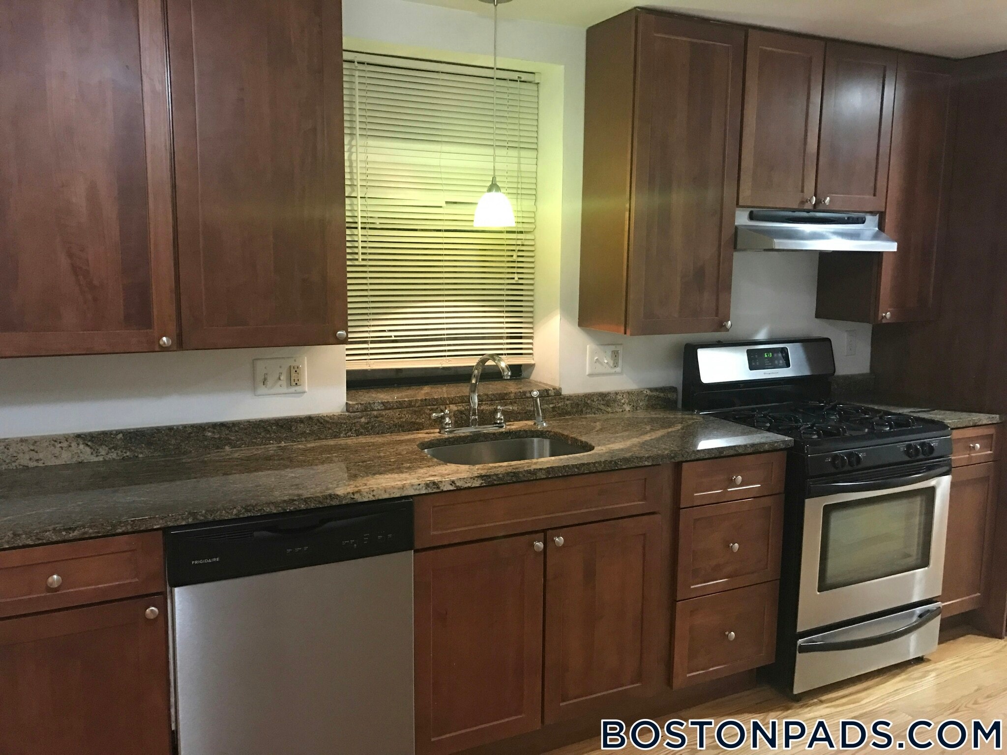 Building Photo - 64 Louis Prang St