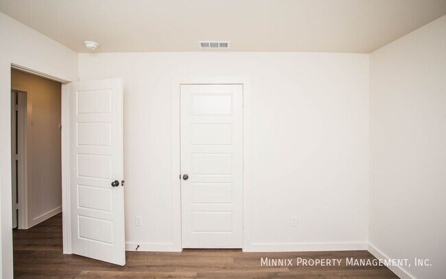 Building Photo - 2134 Langford Ave