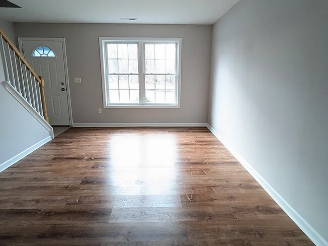 Building Photo - Spacious two-bedroom townhome