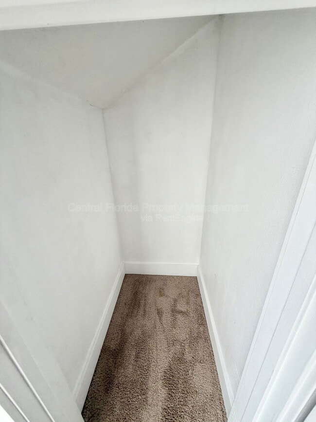 Building Photo - 2223 Amherst Ave