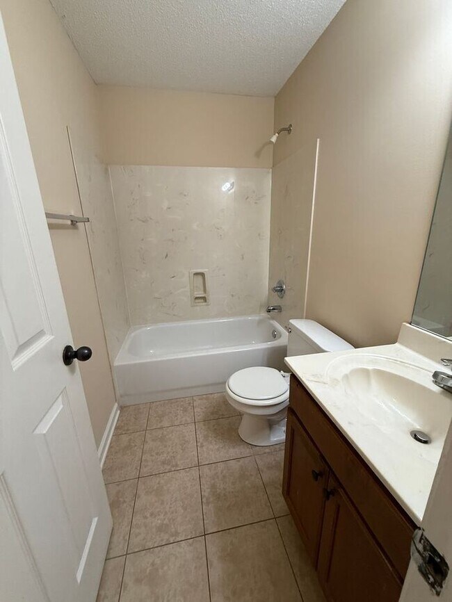 Building Photo - Gated Community - 3 Bedroom 2 Bathroom Cordova Rental Home