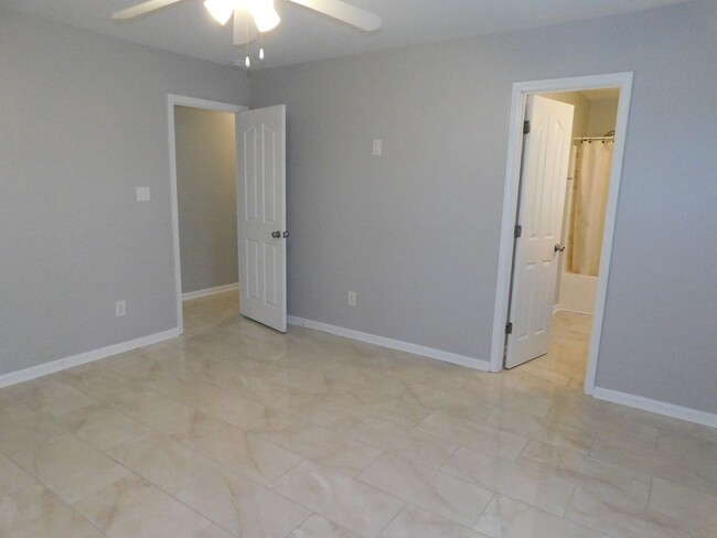 Building Photo - New 3 Bedroom 2 bath