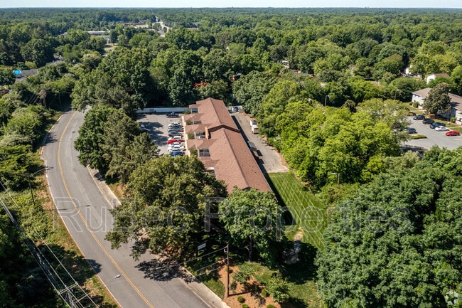 Building Photo - 9517 Newell Hickory Grove Rd