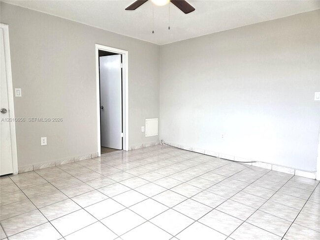 Building Photo - 4670 W 13th Ln