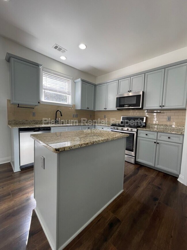 Building Photo - 3442 Old Towne Ln