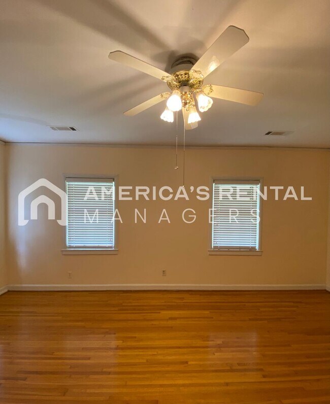 Building Photo - Great Duplex Available for Rent in Montgom...