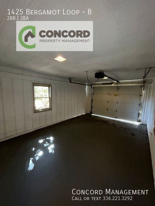 Building Photo - 1425 Bergamot Loop