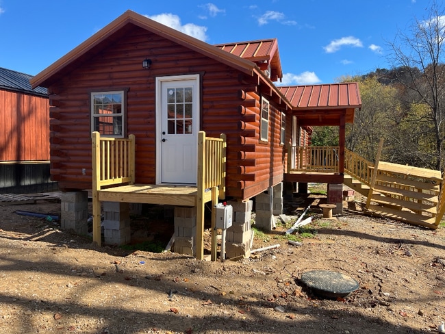 Building Photo - 29 Jasmine Ln