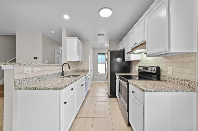 Building Photo - 2318 Riddle Rd