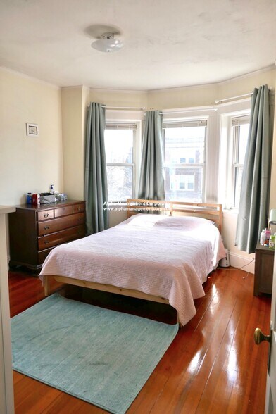 Building Photo - 163 Summer St