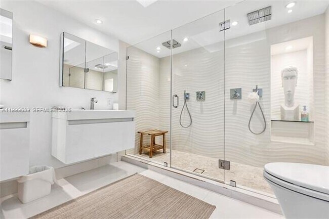 Building Photo - 6301 Collins Ave