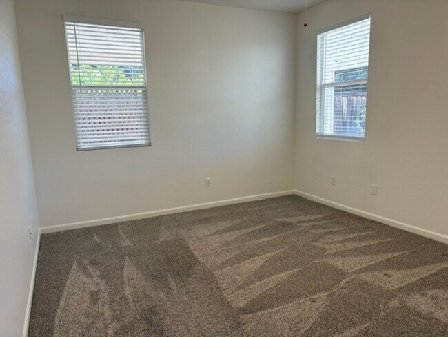 Building Photo - 3 bed 2 Bath 12 Bridges Home Lincoln, CA