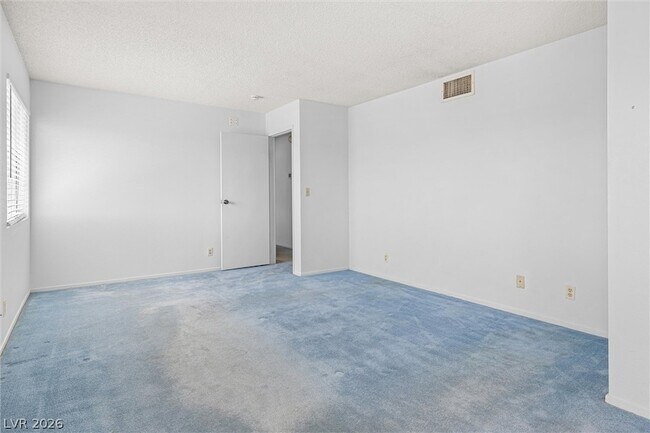 Building Photo - 6951 Wedgewood Way