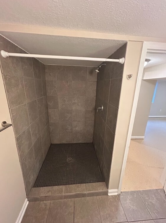 Building Photo - 2245 Pinewood Dr