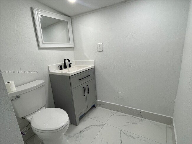 Building Photo - 1221 NE 210th Terrace