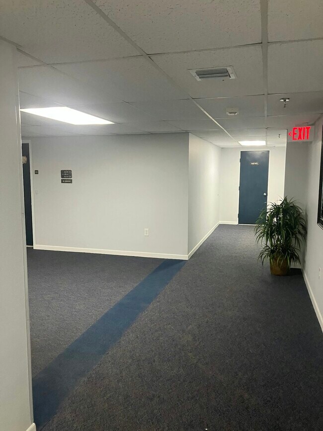 Building Photo - 21405 Olean Blvd