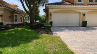 Building Photo - 3 bedroom 3 bathroom 2 car garage townhome in Mission Inn.