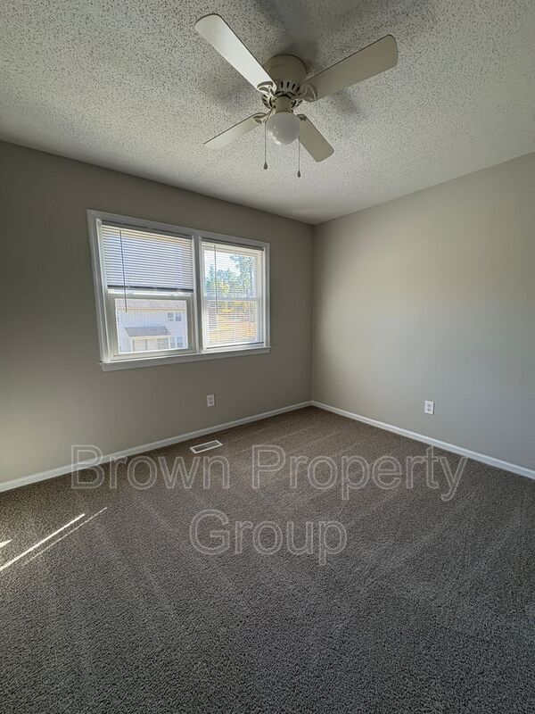 Building Photo - 2127 Grand Prix Dr