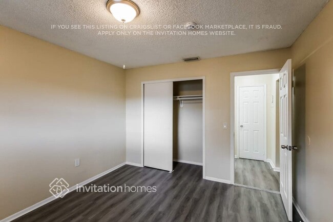 Building Photo - 11450 NW 35th Pl