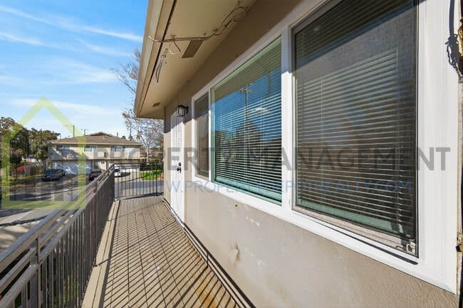 Building Photo - Charming 2-Bed Hideaway in Sacramento – Your Perfect Urban Retreat!