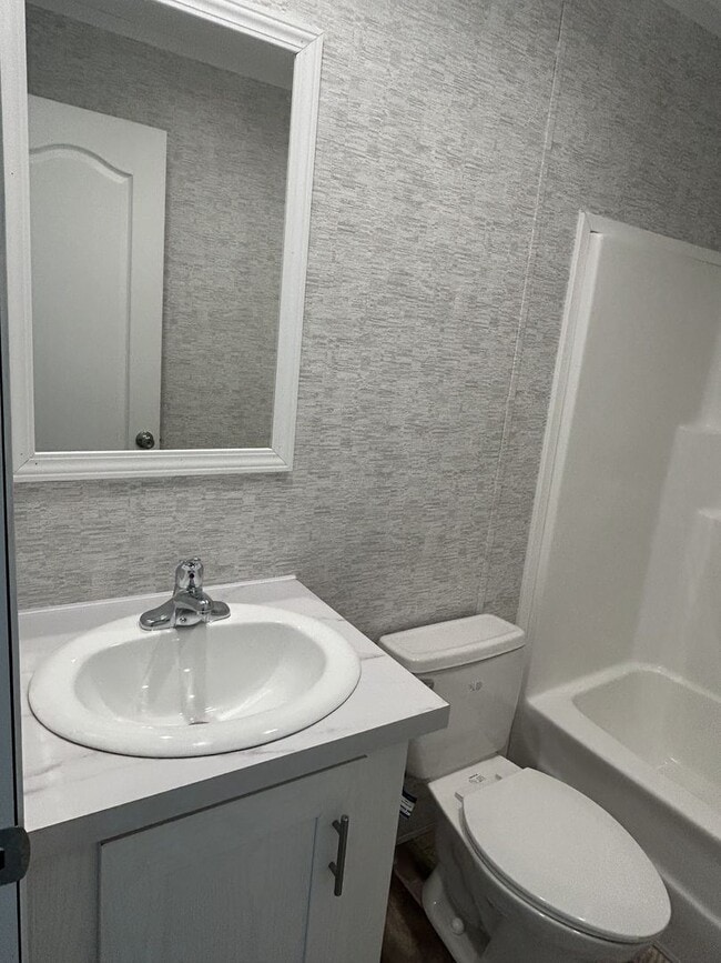 Building Photo - New Home! 3 Bedroom/2 Bath