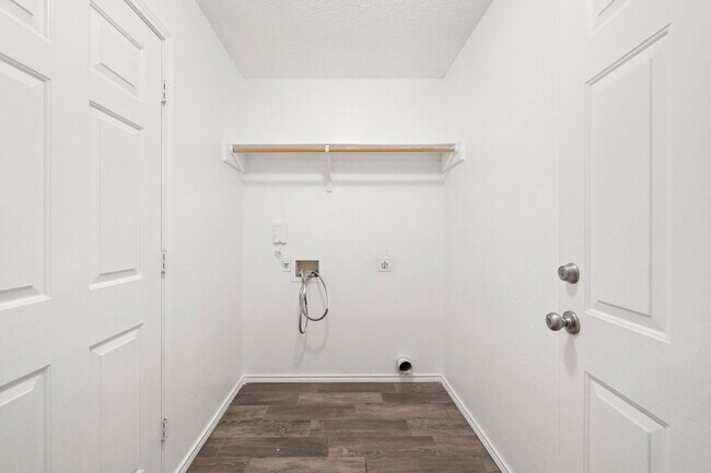 Building Photo - Beautiful 3/2/2 in Frenship ISD