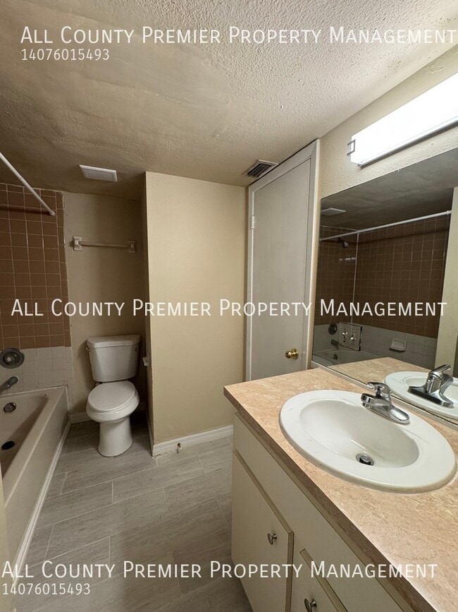 Building Photo - 5528 Rio Grande Ave