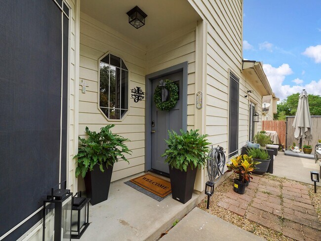 Building Photo - 14402 Westbury Ct