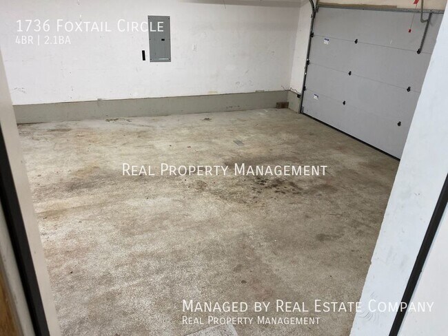 Building Photo - Woodland 4 Bed 2.5 Bath Home with Two Car ...