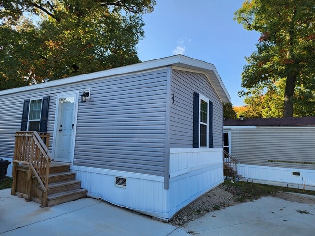 Building Photo - 1301 Avenue A