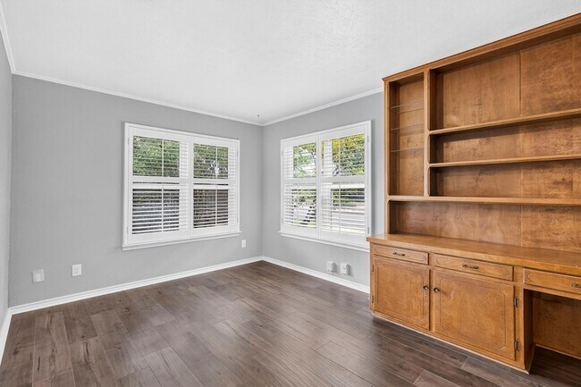 Building Photo - 11143 Joymeadow Dr