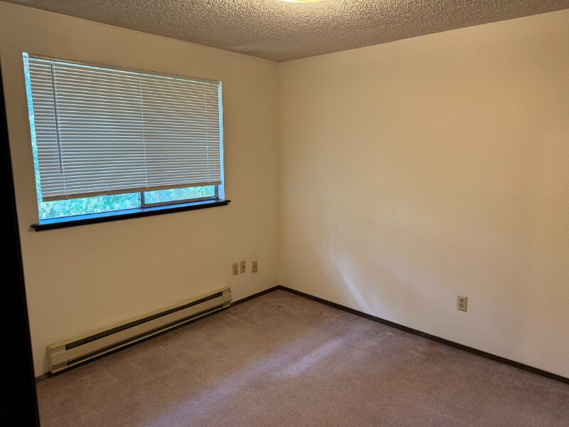 Building Photo - 950 SW Harrier Cir