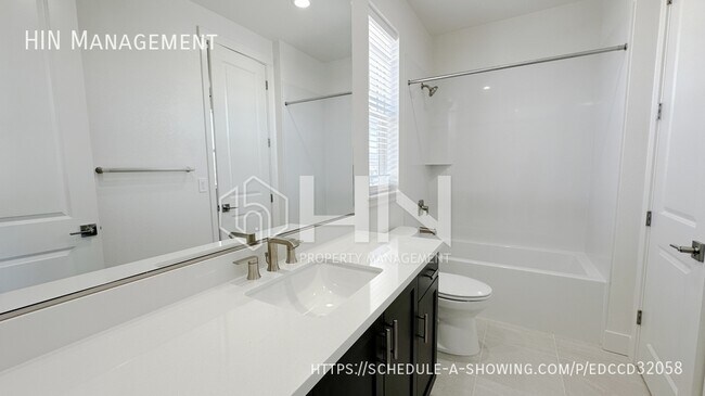 Building Photo - 1713 Central Pkwy