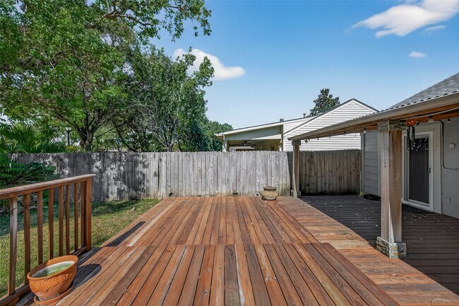 Building Photo - 2510 Old Fort Rd