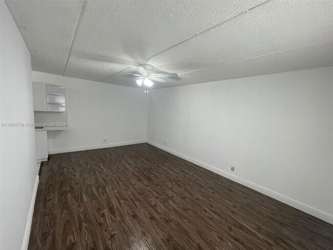 Building Photo - 3211 SW 44th St