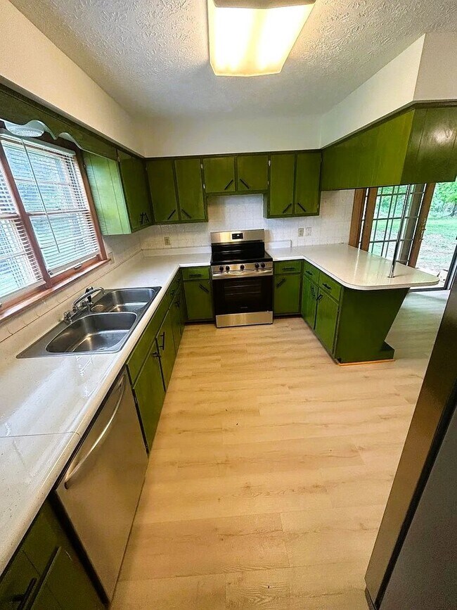 Building Photo - Corydon Rental | 3 Bedroom, 2 Bath Home on Nearly 2 Acres